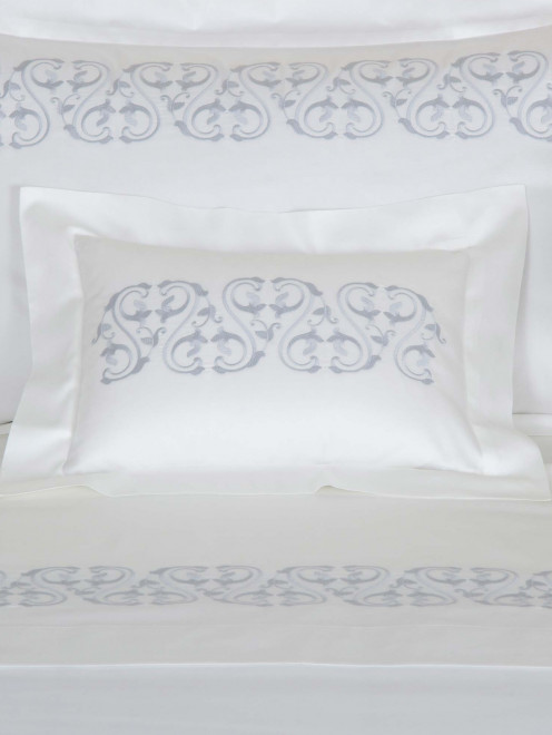Наволочка 51X71 см ORNATE MEDALLION EMB Frette - Общий вид