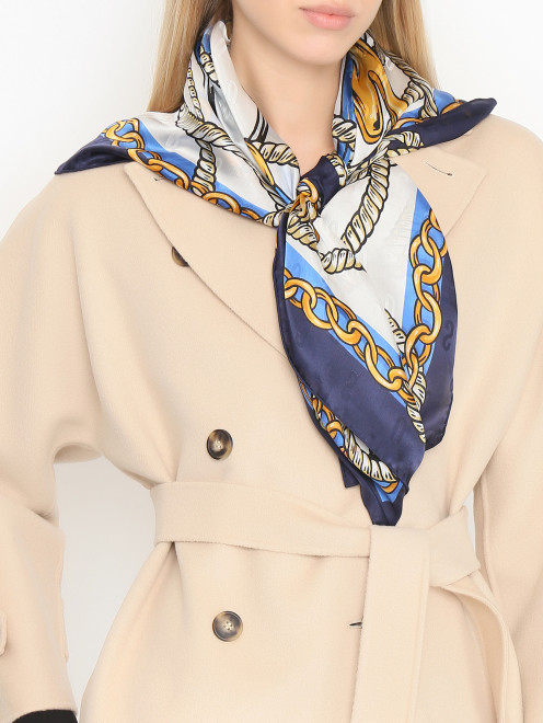 Платок из шелка 90*90 Moschino - МодельОбщийВид