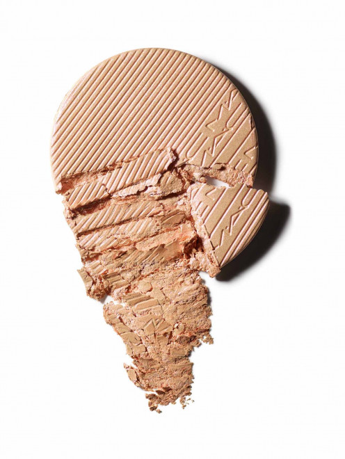 Компактная пудра с эффектом сияния Extra Dimension Skinfinish, оттенок Show Gold, 9 г Mac - Обтравка1