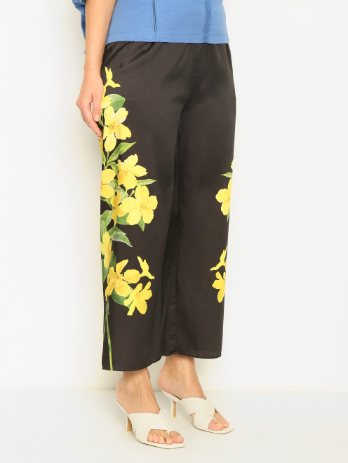 Атласные брюки на резинке с цветочным принтом Marina Rinaldi - МодельВерхНиз