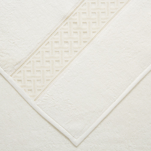 Полотенце LOZENGE 60х110 см состав: 100% хлопок Frette - 503936 Полотенце из хлопковой махровой ткани с кружевной вставкой  Деталь