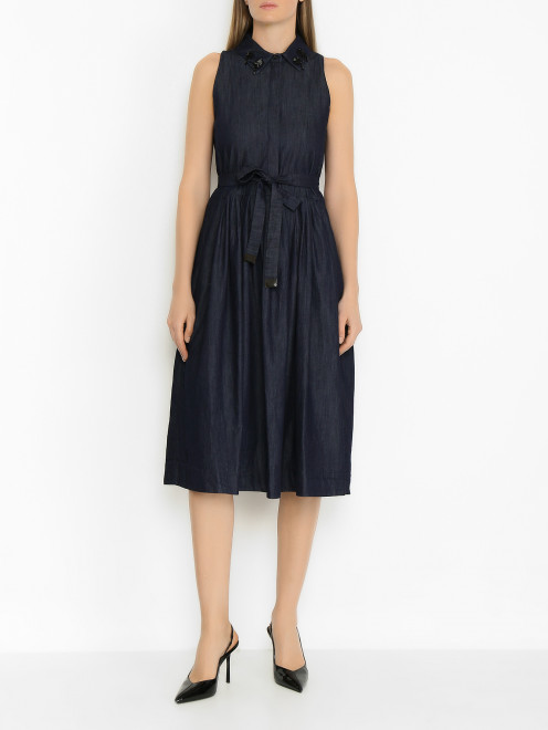 Джинсовое платье с поясом и декором Max Mara - МодельВерхНиз