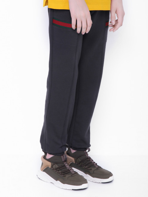 Трикотажные брюки со вставками Gucci - МодельВерхНиз