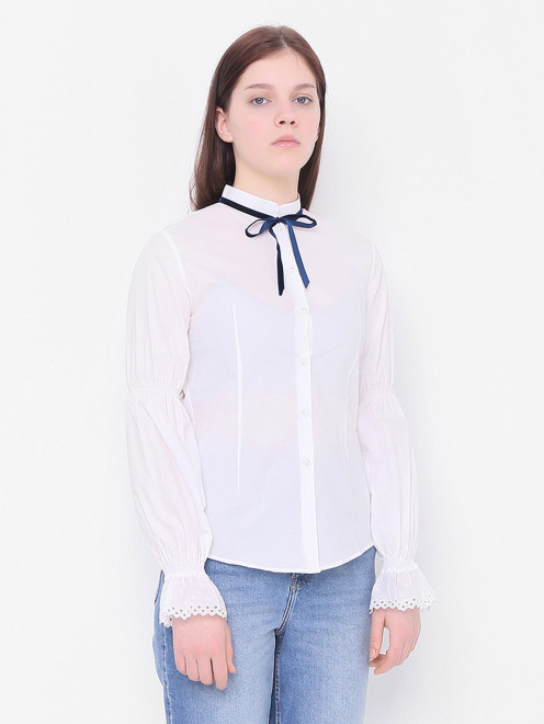 Блуза декорированная бархатным бантом Treapi - МодельВерхНиз