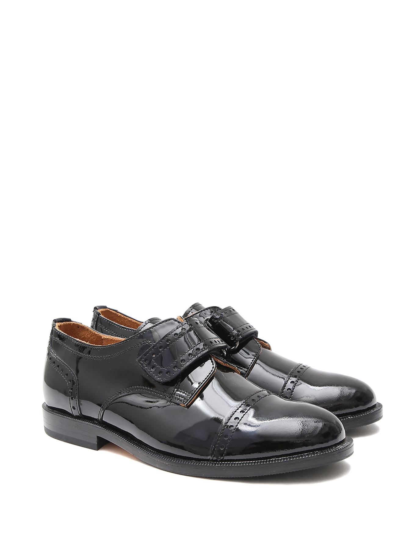 Лаковые туфли из кожи