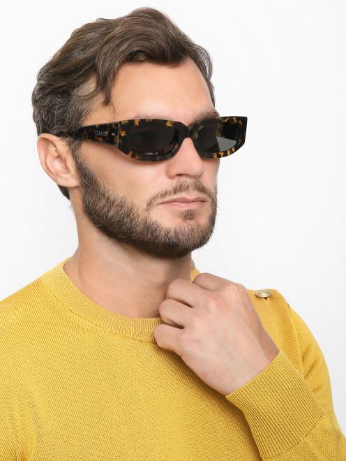 Солнцезащитные очки с узором Sunnei - МодельОбщийВид