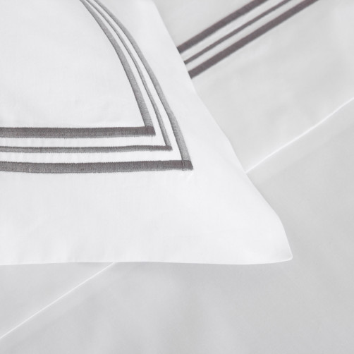 Наволочка TRIPLO POPELINE 51х71 см состав: 100% хлопок поплин Frette - 532227  Деталь