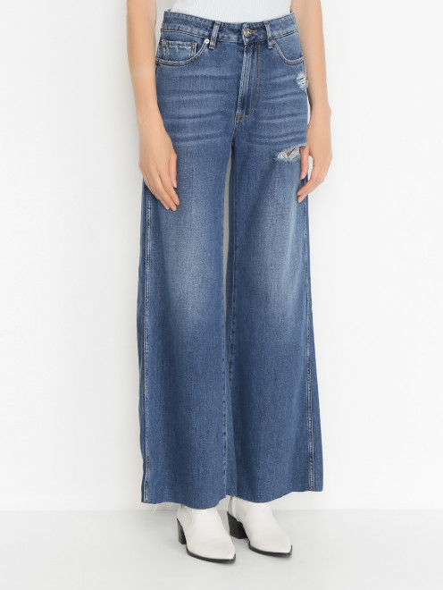 Широкие джинсы с потертостями 3x1 - МодельВерхНиз