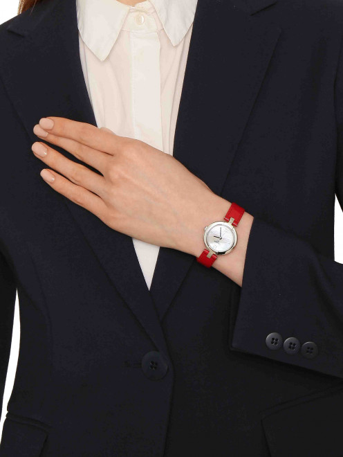Часы кварцевые на ремне из телячьей кожи Tissot - МодельОбщийВид