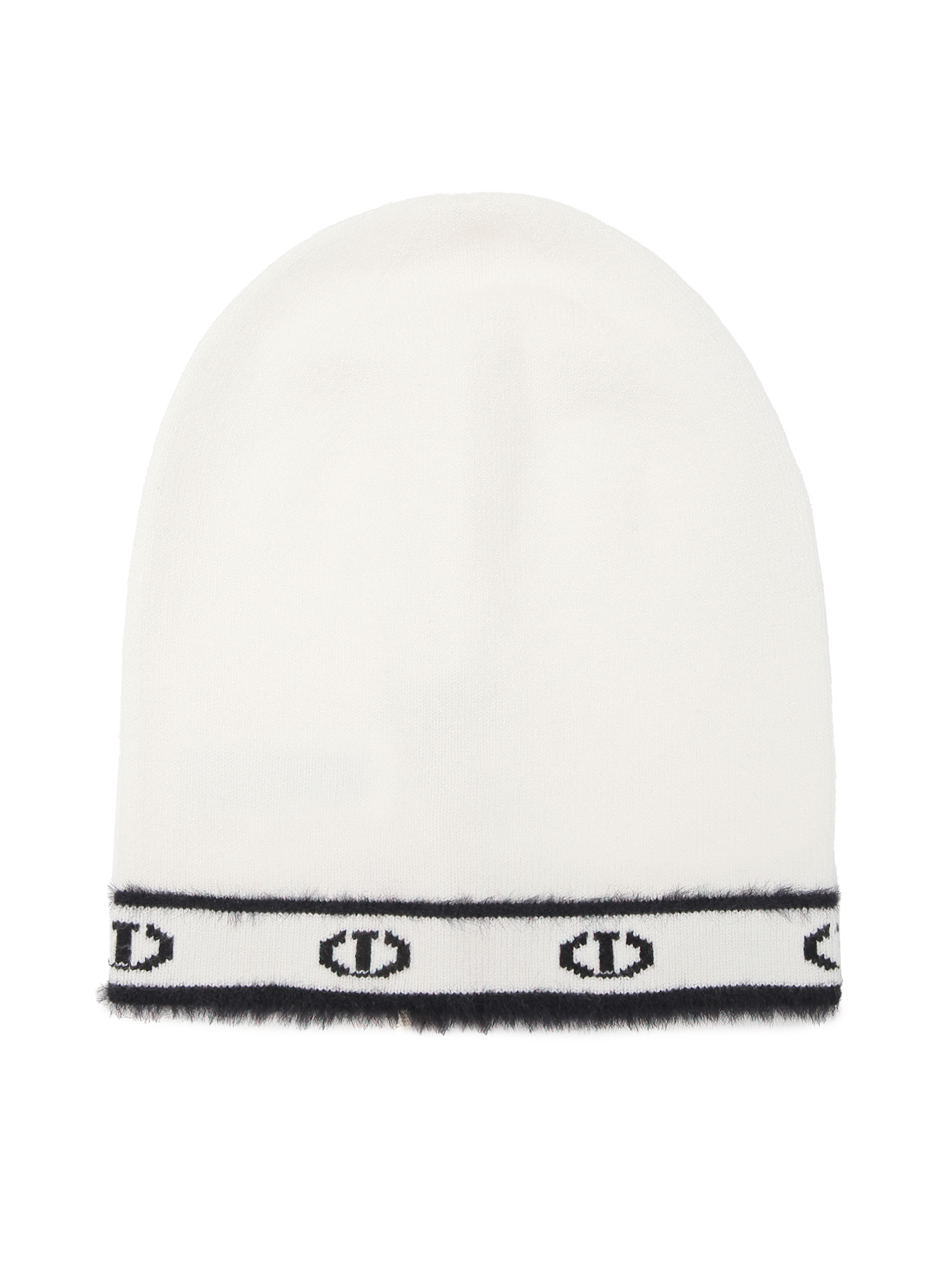 Шапка мелкой вязки с логотипом