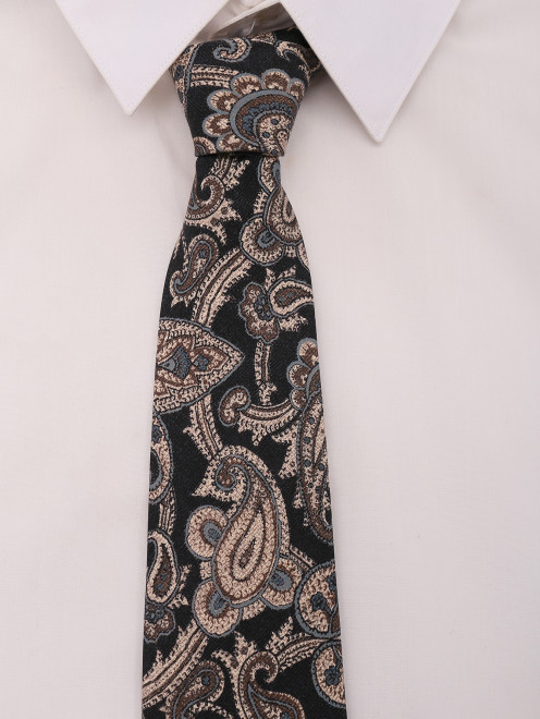 Широкий галстук из шелка с узором пейсли Isaia - МодельОбщийВид