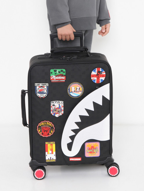 Чемодан с карманом и нашивками Sprayground - МодельВерхНиз